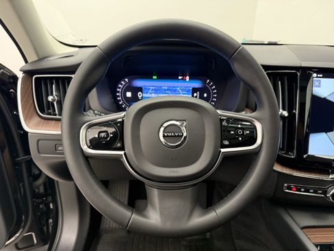Certified 2023 Volvo XC60 B5 Plus w/ Climate Package AWD/4WD image 15