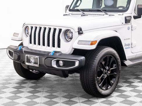 Used 2022 Jeep Wrangler Unlimited Sahara w/ Cold Weather Group image 38