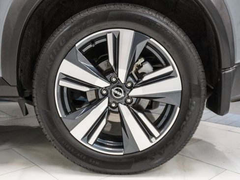 Used 2022 Nissan Rogue SL w/ SL Premium Package image 11