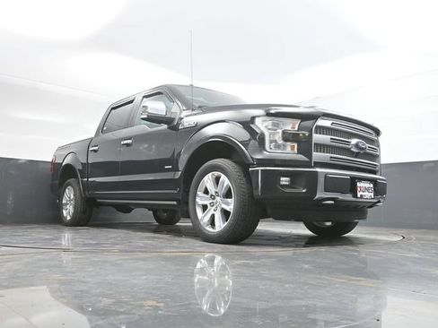 Used 2015 Ford F150 Platinum w/ Equipment Group 701A Luxury AWD/4WD image 48