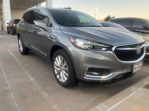 Used 2020 Buick Enclave Essence w/ Sound and Sites Package image 2