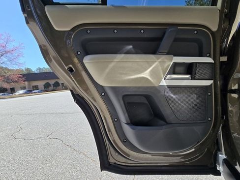 Used 2020 Land Rover Defender 110 HSE image 16