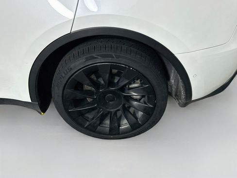 Used 2022 Tesla Model Y Long Range AWD/4WD image 11