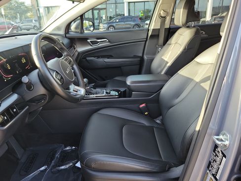Used 2023 Kia Sportage EX FWD image 19