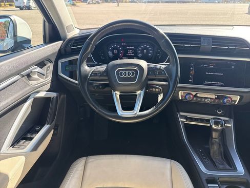 Used 2019 Audi Q3 2.0T Premium image 25