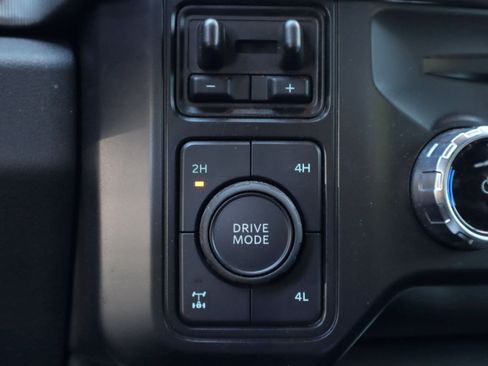 Used 2025 Ford F250 Platinum image 26