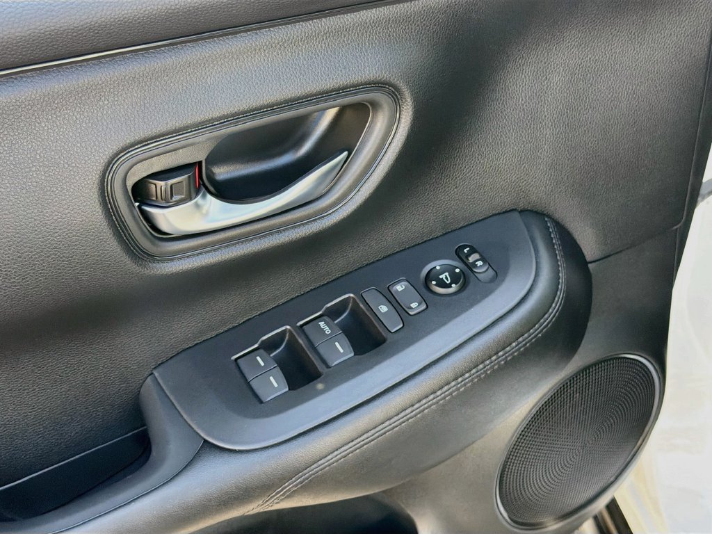 Certified 2026 Honda HR-V LX image 17