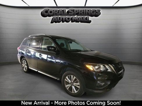 Used 2019 Nissan Pathfinder SV FWD image 1