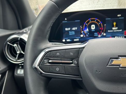 Used 2025 Chevrolet Equinox LT image 17