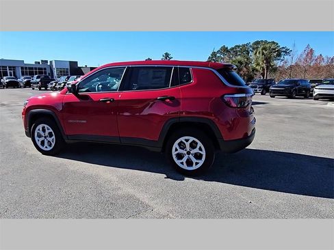 Used 2025 Jeep Compass Sport image 30