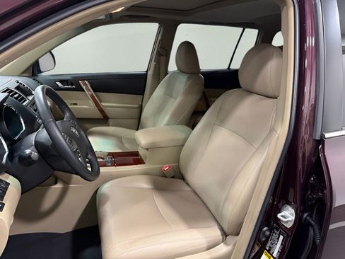 Used 2013 Toyota Highlander Limited AWD/4WD image 12