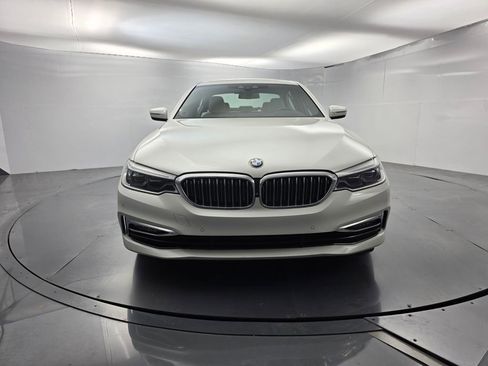 Used 2017 BMW 530i RWD image 2