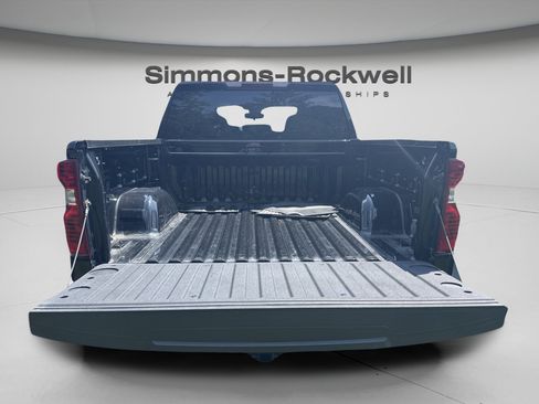 Used 2024 Chevrolet Silverado 1500 LT AWD/4WD image 9