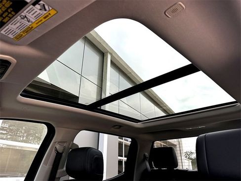 Used 2023 Toyota Tundra Limited w/ Power Package image 18