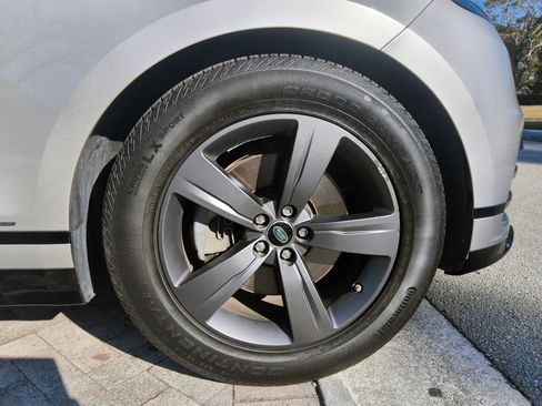 Used 2020 Land Rover Range Rover Velar R-Dynamic S image 49