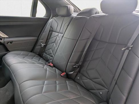 New 2026 BMW 750e xDrive image 17