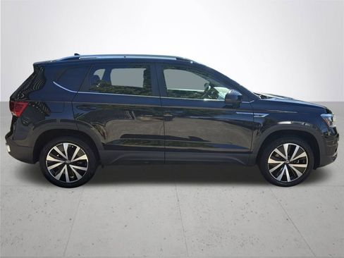 Used 2022 Volkswagen Taos SE image 6