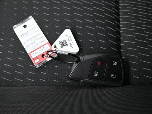 Used 2025 Chevrolet Equinox LT AWD/4WD image 36