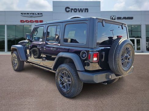 Used 2024 Jeep Wrangler Sport S image 4