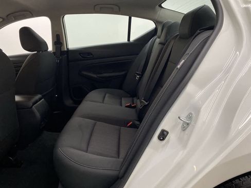 Used 2025 Nissan Altima 2.5 SV image 17