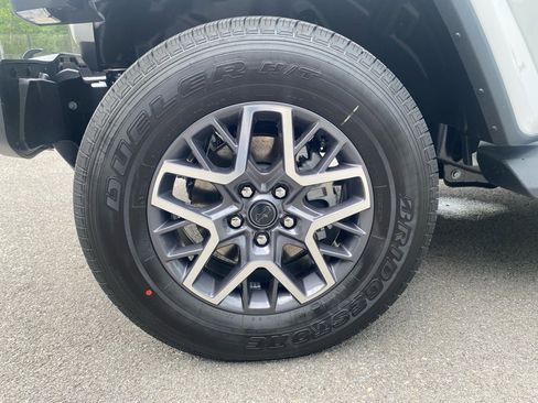 New 2025 Jeep Wrangler Unlimited Sahara AWD/4WD image 33