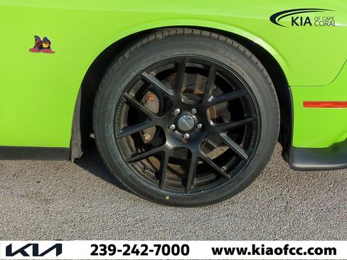 Used 2015 Dodge Challenger R/T Scat Pack w/ Scat Pack Appearance Package image 11