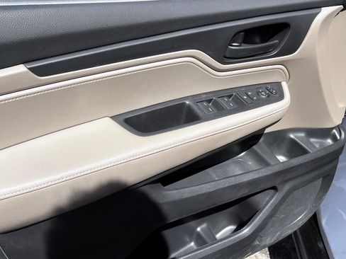 Used 2024 Honda Odyssey EX image 14