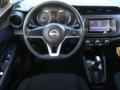 Used 2022 Nissan Kicks S image 9