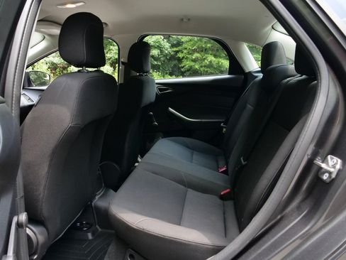 Used 2018 Ford Focus S FWD image 18