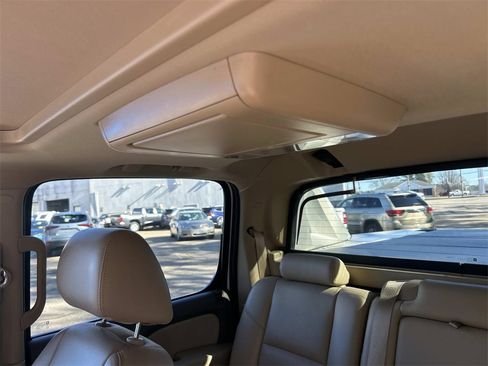 Used 2012 Chevrolet Avalanche LTZ image 18