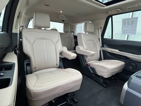Used 2024 Ford Expedition Limited AWD/4WD image 29