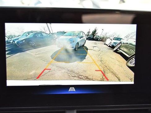 Used 2025 Chevrolet Trax LT w/ LT Convenience Package image 12