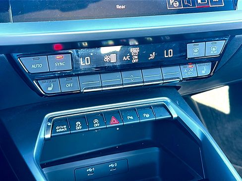 Used 2024 Audi A3 2.0T Premium image 33