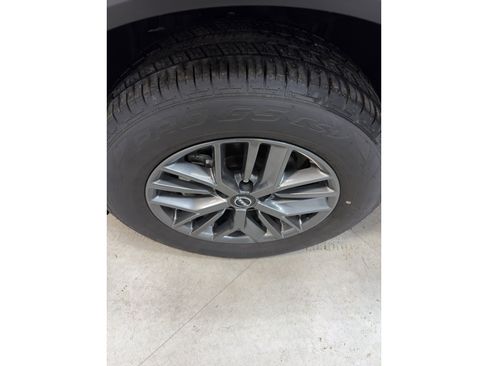 Used 2024 Nissan Rogue SV image 11