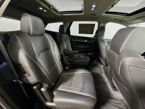 Used 2020 Buick Enclave Avenir w/ Avenir Technology Package image 29