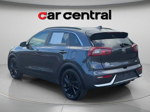 Used 2019 Kia Niro S Touring FWD image 3