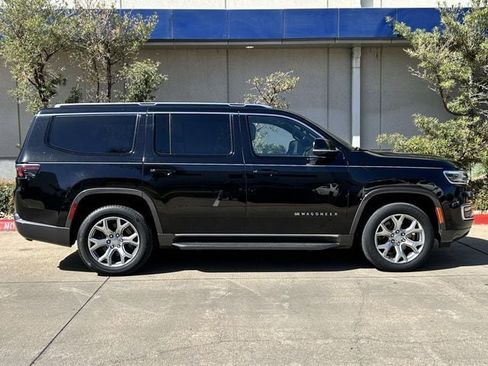 Used 2022 Jeep Wagoneer Series II image 3