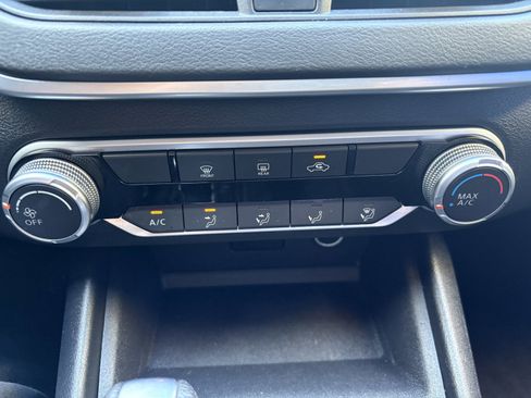 Used 2022 Nissan Altima 2.5 S FWD image 23
