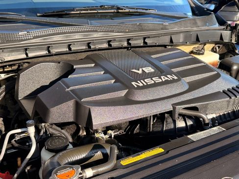 Used 2018 Nissan Titan PRO-4X w/ Pro-4x Convenience Package image 32