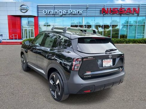 New 2026 Nissan Kicks SR w/ Cold Weather Package FWD image 3
