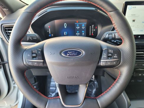 Used 2024 Ford Escape ST-Line w/ Tech Pack #1 FWD image 16