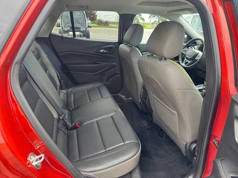 Used 2024 Chevrolet Trax ACTIV w/ Sunroof Package FWD image 18