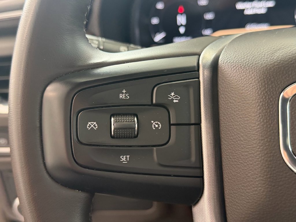 Used 2023 GMC Yukon XL SLE w/ Gmc Pro Safety Plus Package RWD image 23