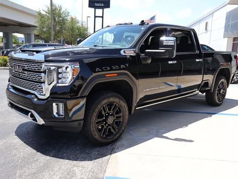 Used 2023 GMC Sierra 3500 Denali w/ Denali Black Diamond Edition AWD/4WD image 3