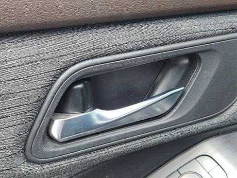 Certified 2021 Nissan Rogue SV FWD image 9