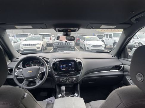 Used 2023 Chevrolet Traverse LT FWD image 27