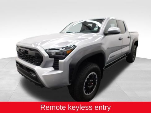 Used 2024 Toyota Tacoma TRD Off-Road image 4