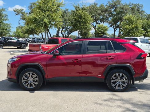 Used 2023 Toyota RAV4 XLE Premium AWD/4WD image 2