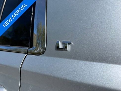 Used 2018 Chevrolet Suburban LT AWD/4WD image 7