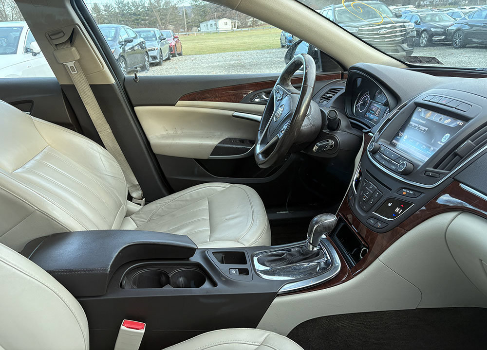 Used 2017 Buick Regal AWD image 5